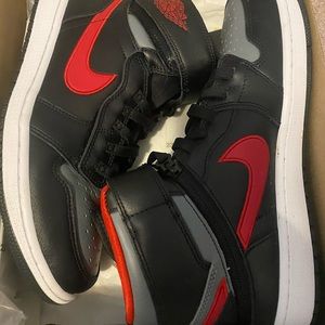 Jordan 1 high flyease S9.5M